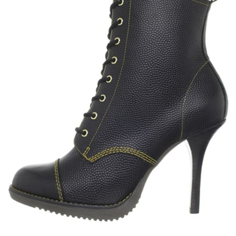 NEW Dr. Martens Aubrecia - RARE FIND!